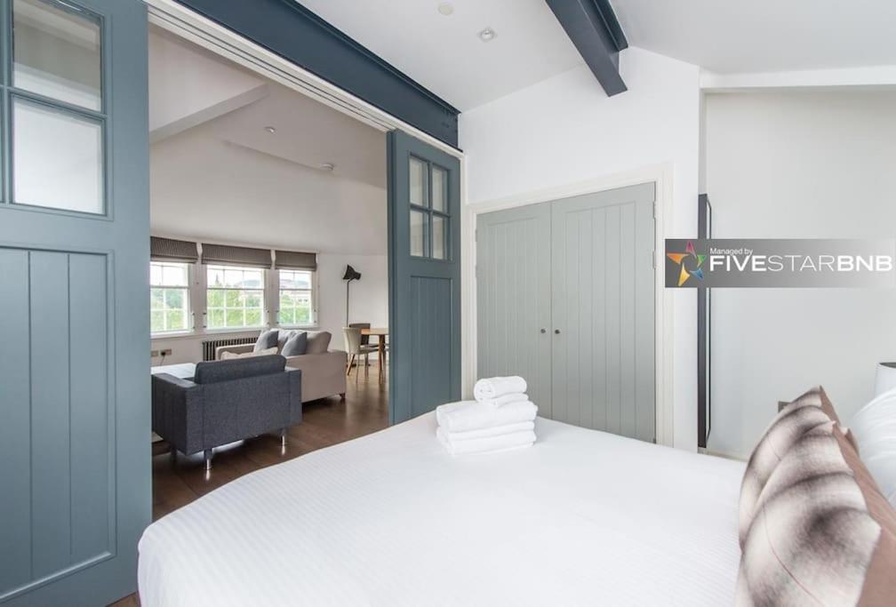 Cool Urban Apartment With Stunning Castle Views Edinburgh Luaran gambar