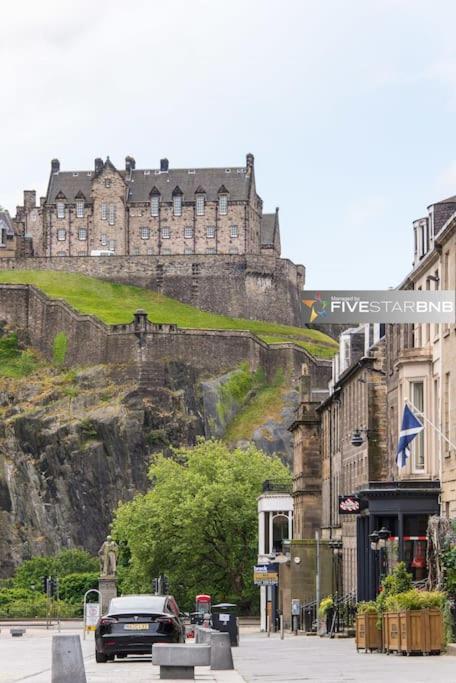 Cool Urban Apartment With Stunning Castle Views Edinburgh Luaran gambar