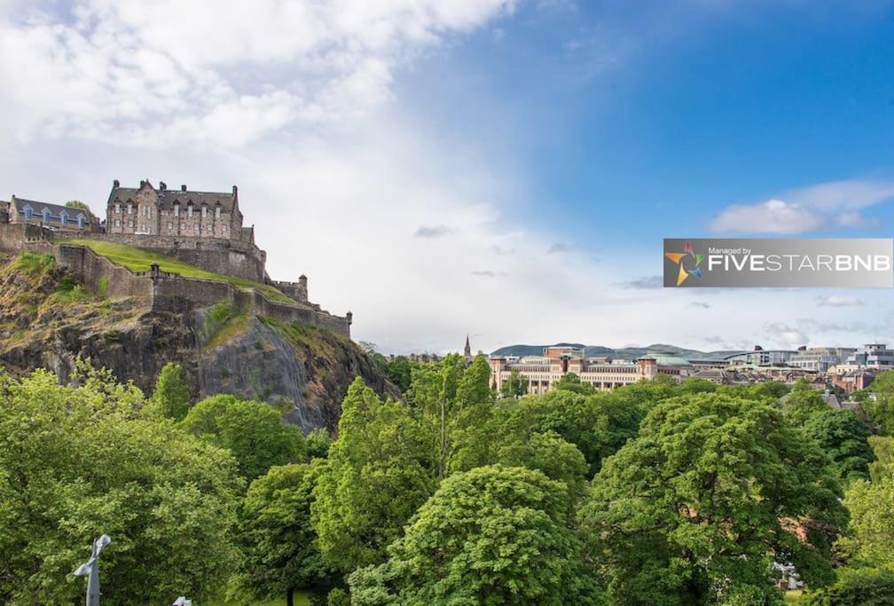 Cool Urban Apartment With Stunning Castle Views Edinburgh Luaran gambar