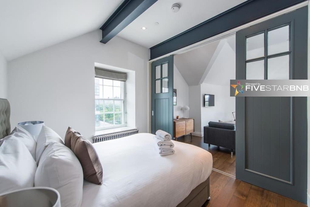 Cool Urban Apartment With Stunning Castle Views Edinburgh Luaran gambar